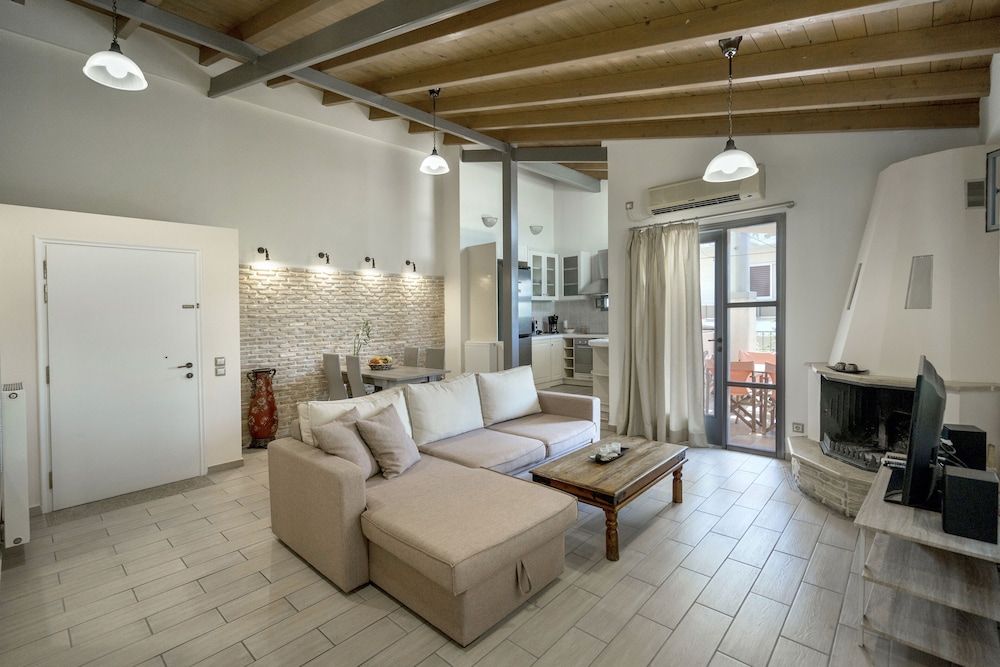 Loft (2) photo 3