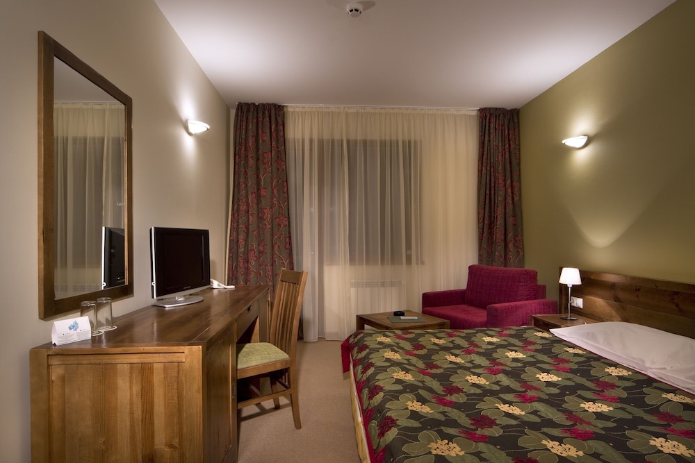 Standard Double or Twin Room photo 1