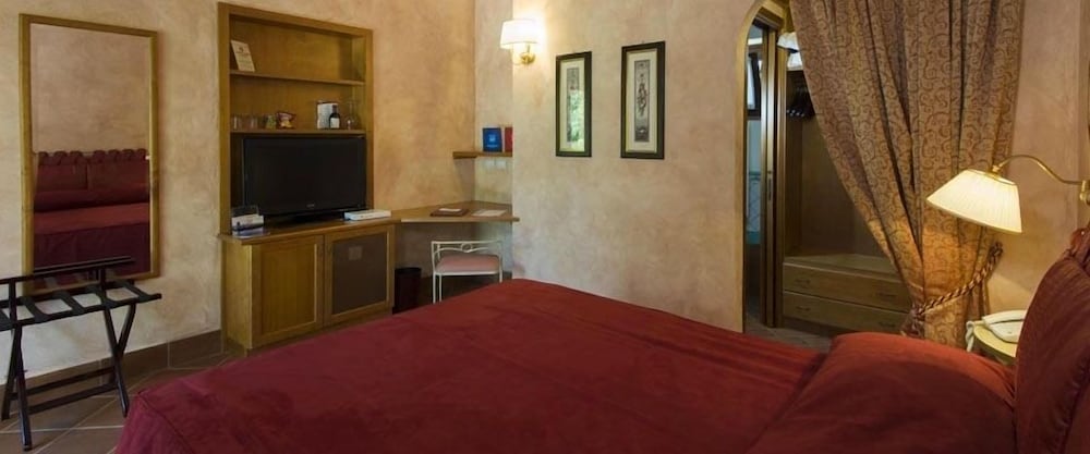 Standard Double Room Single Use photo 3