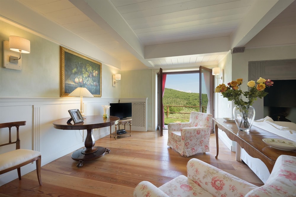 Villa photo 1