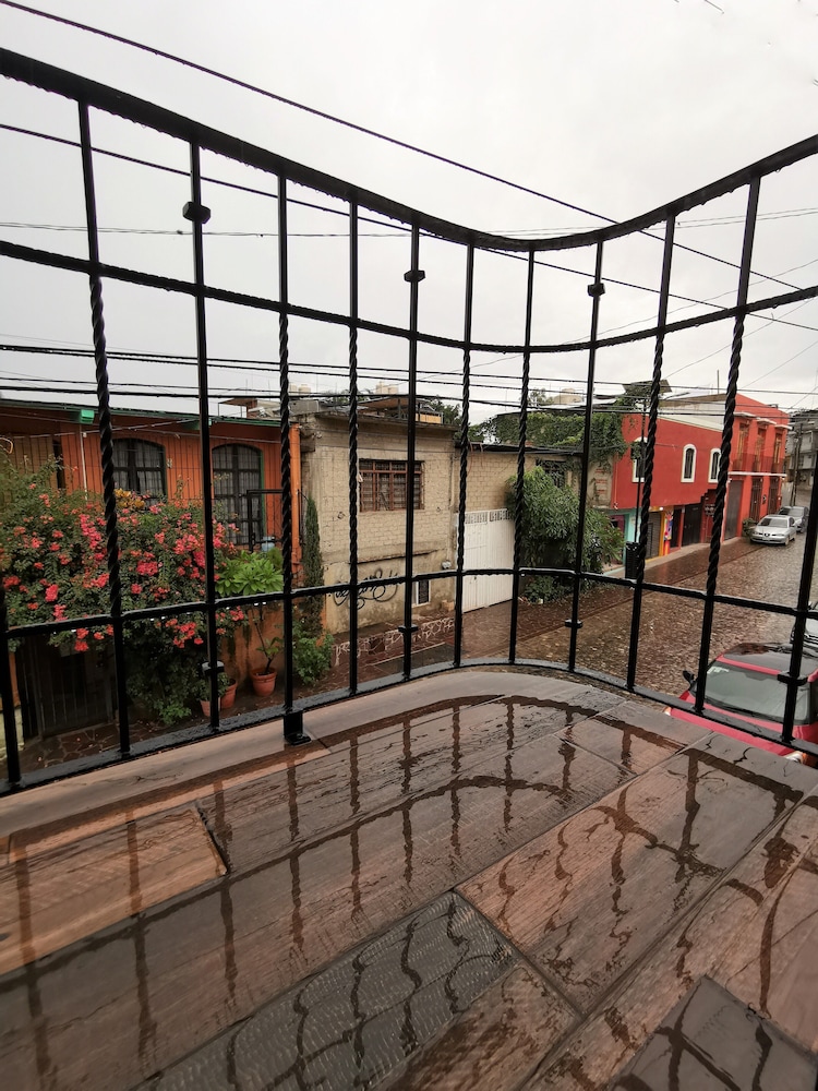Luxury Triple Room, Multiple Beds, Air conditioning, City View photo 2