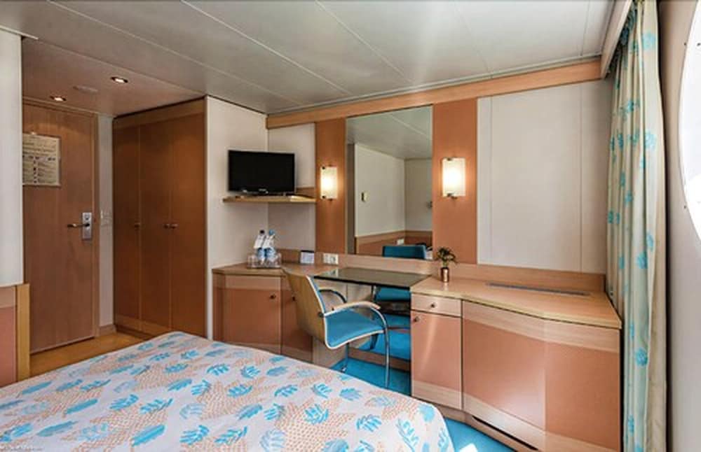 Standard Double or Twin Room, Non Smoking, City View photo 3