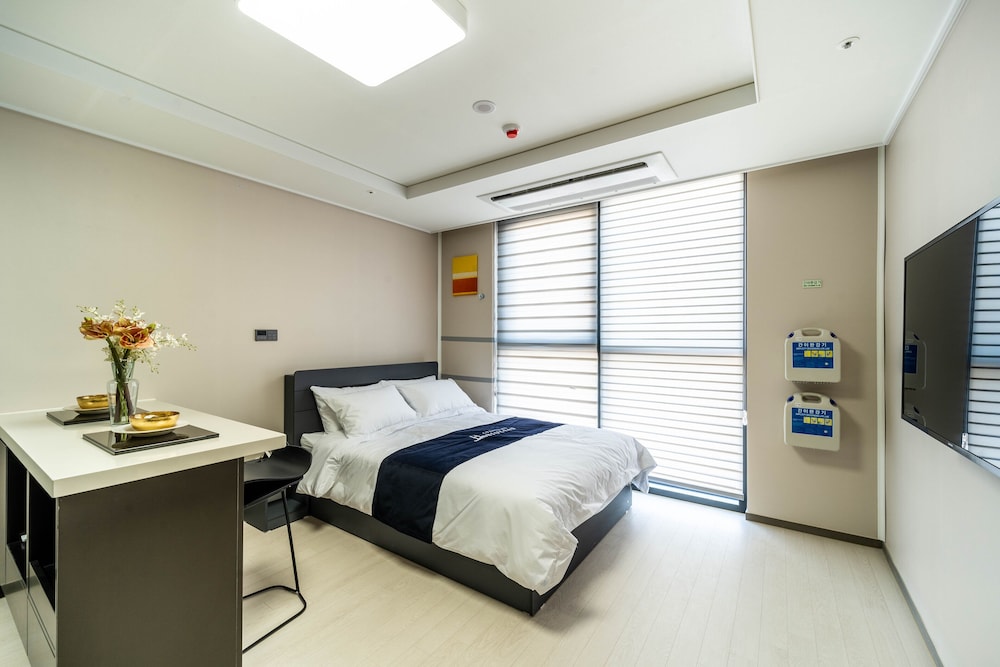 Superior Double Room (No View) - Photo 1