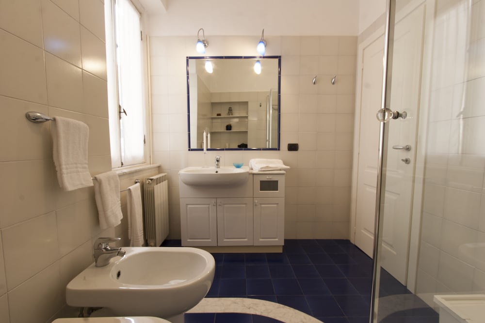 Apartment, 2 Bedrooms (Location:  via Romana di Quarto) photo 2