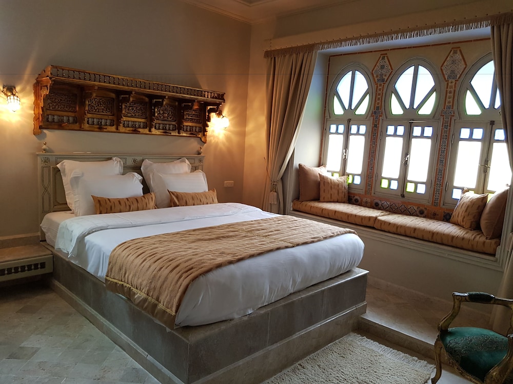 Double Room (Elyssa)