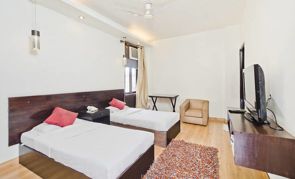 Deluxe Room - Photo 11