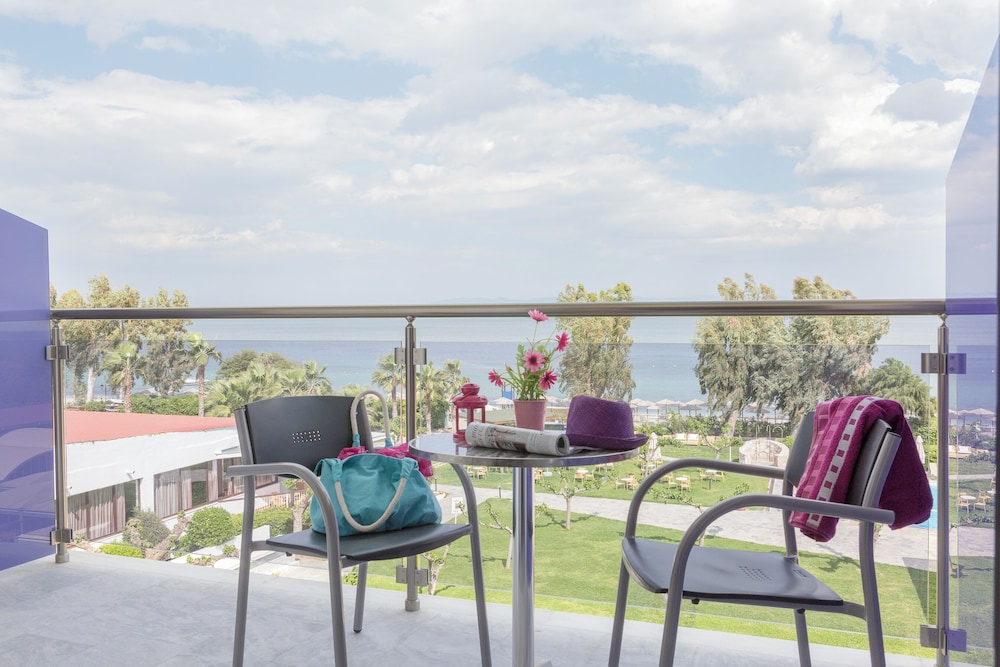 Sea View Room photo 3