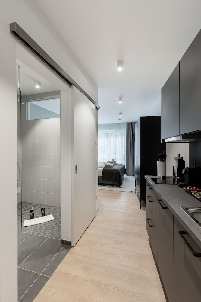 Suite M - Photo 17