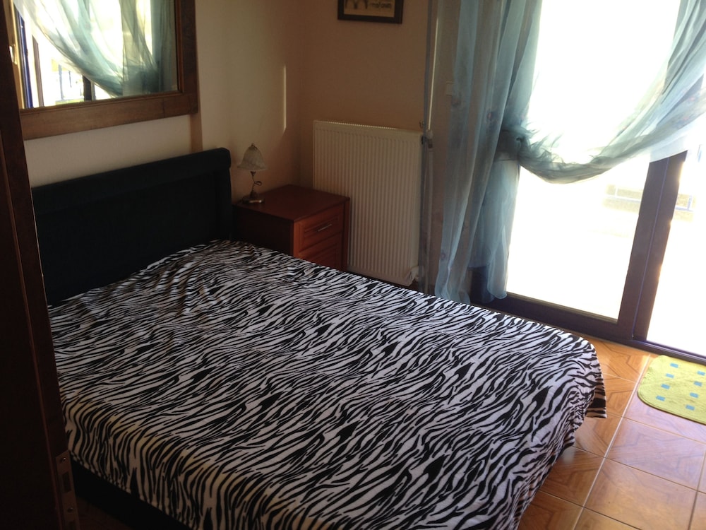 House, 3 Bedrooms, Garden View (2)