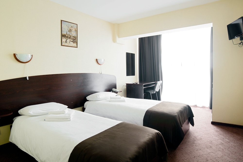Standard Twin Room, 2 Twin Beds, Lake View photo 3