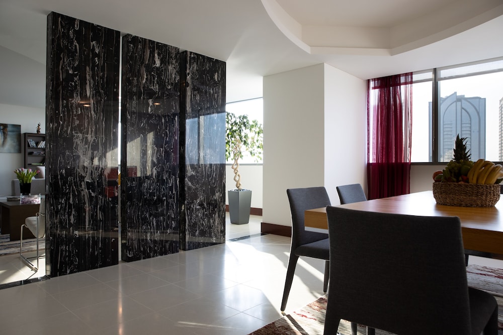 Room, 3 Bedrooms (Residence with Private Jacuzzi) photo 3