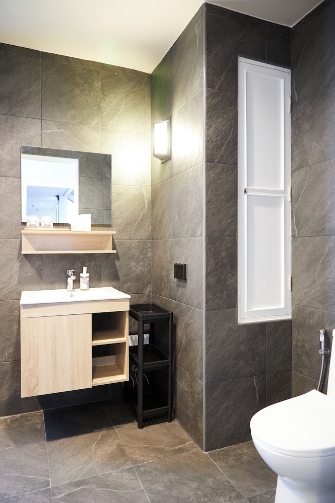 Leela Signature Grand Room photo 2