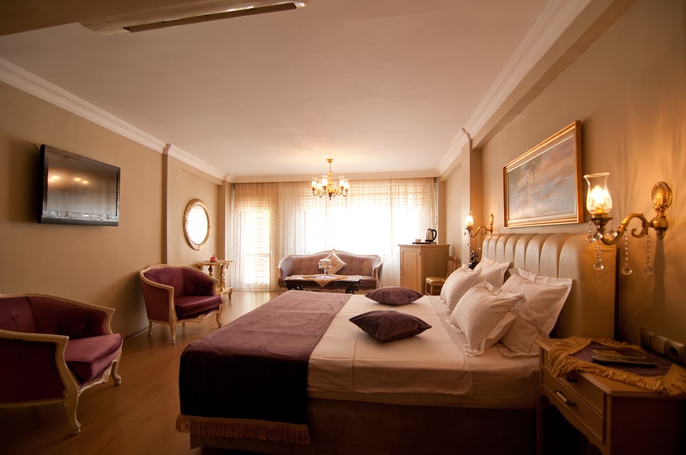 Deluxe Suite photo 2