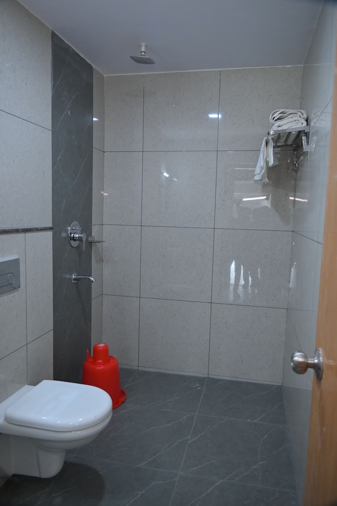 Deluxe Triple Room - Photo 12