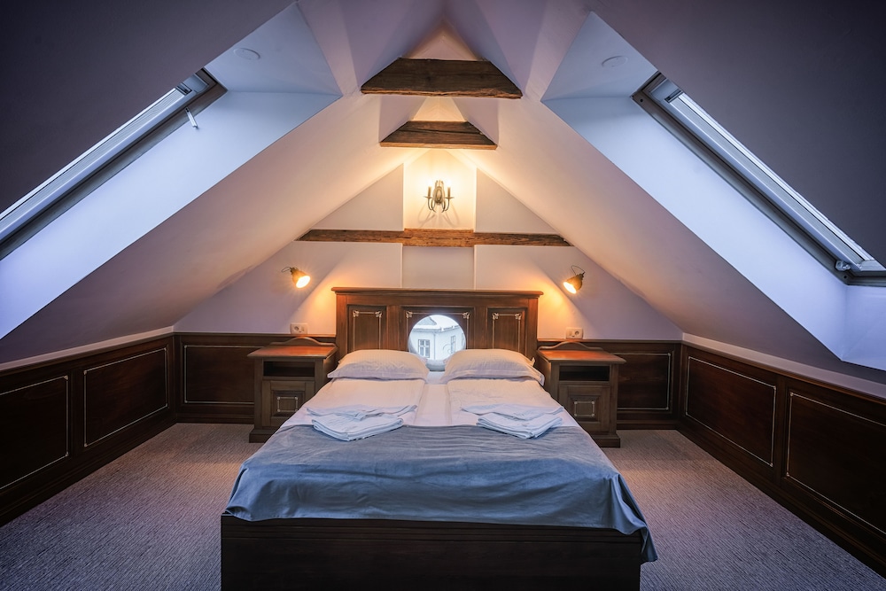 Deluxe Suite, Multiple Beds, Mountainside