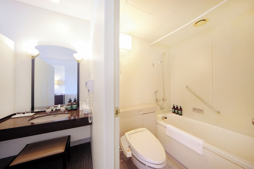 Premium Room, 2 Twin Beds, City View - Photo 3