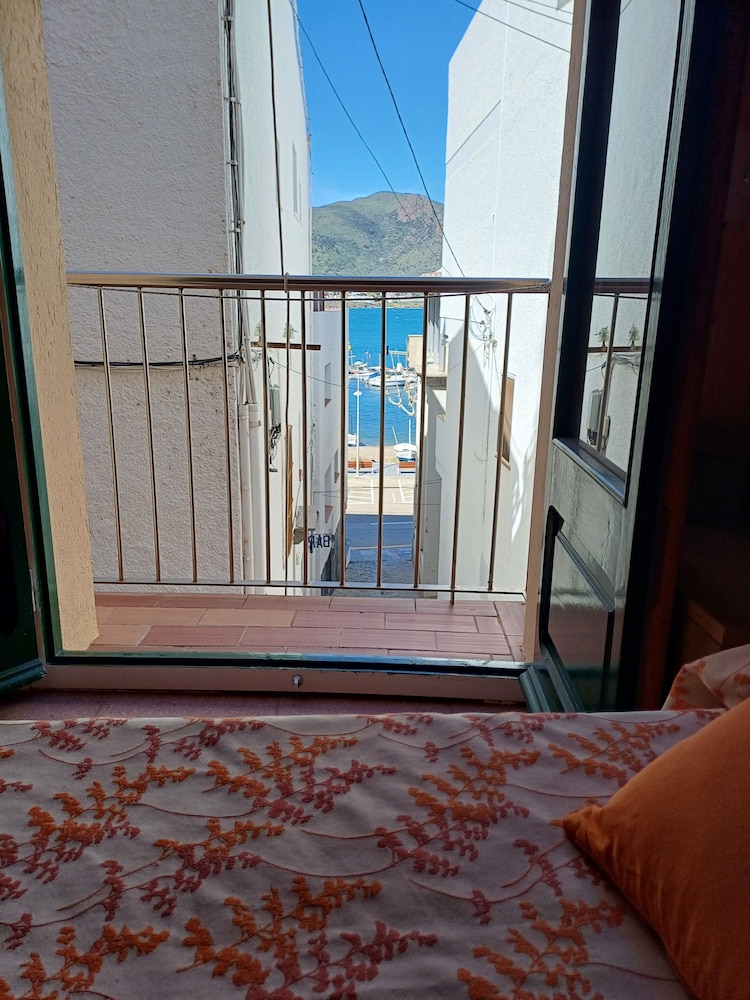 Family Room, Partial Sea View photo 2