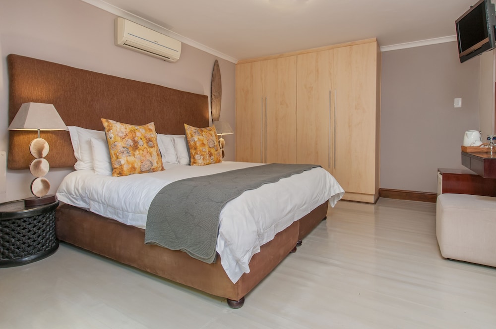 Standard Room, 1 Queen Bed, Garden View photo 1