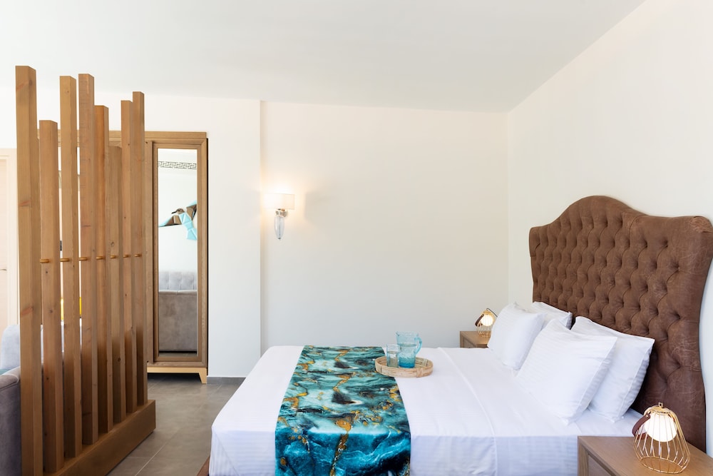 Junior Studio Suite, Private Pool, Garden View