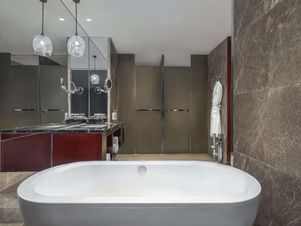 Executive Twin Room, 2 Twin Beds, Club Lounge Access - Photo 6