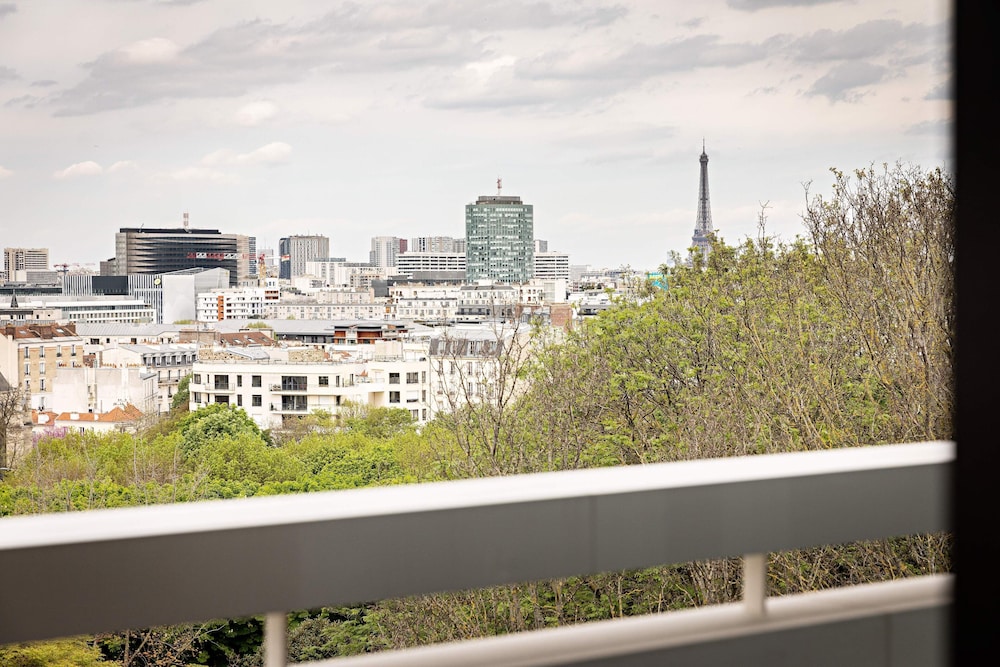 Deluxe Room, 1 King Bed, Balcony (Eiffel tower View) - Photo 3