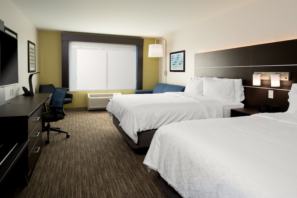 Suite, 2 Queen Beds - Photo 3
