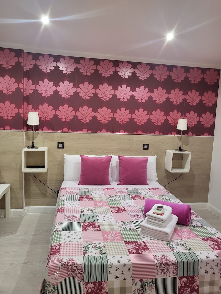 Superior Double Room, Private Bathroom (1.35 bed)