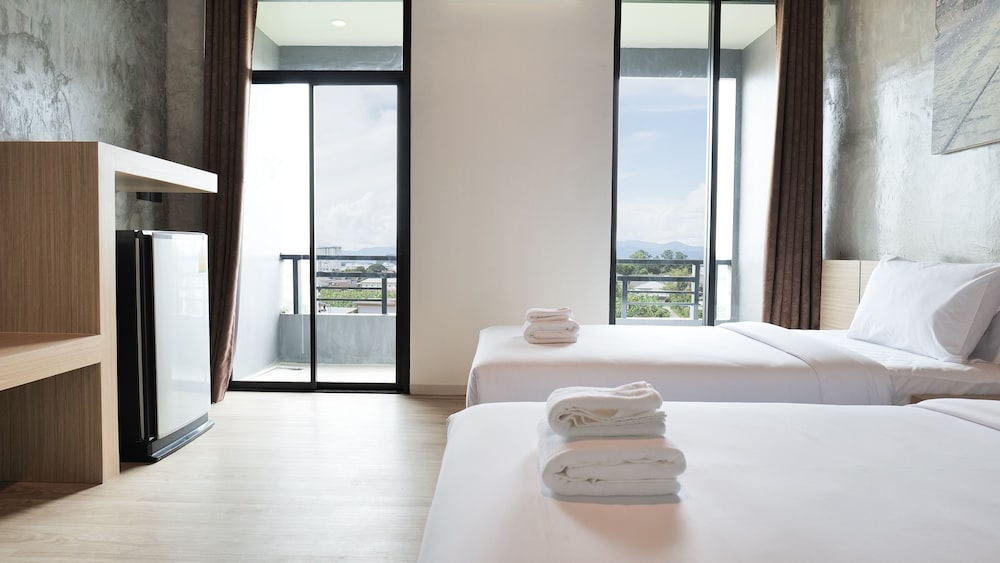 Deluxe Room - Photo 7