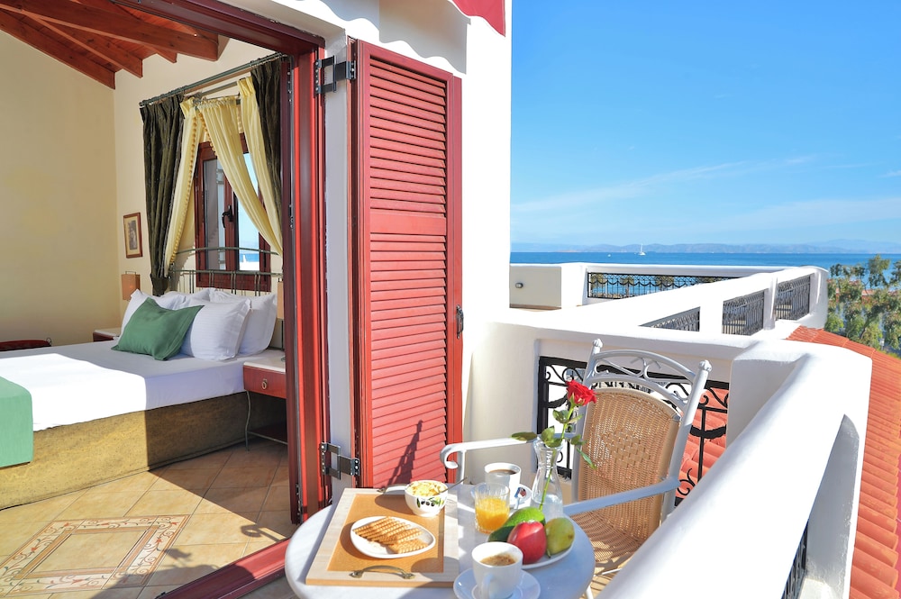 Standard Room, Partial Sea View