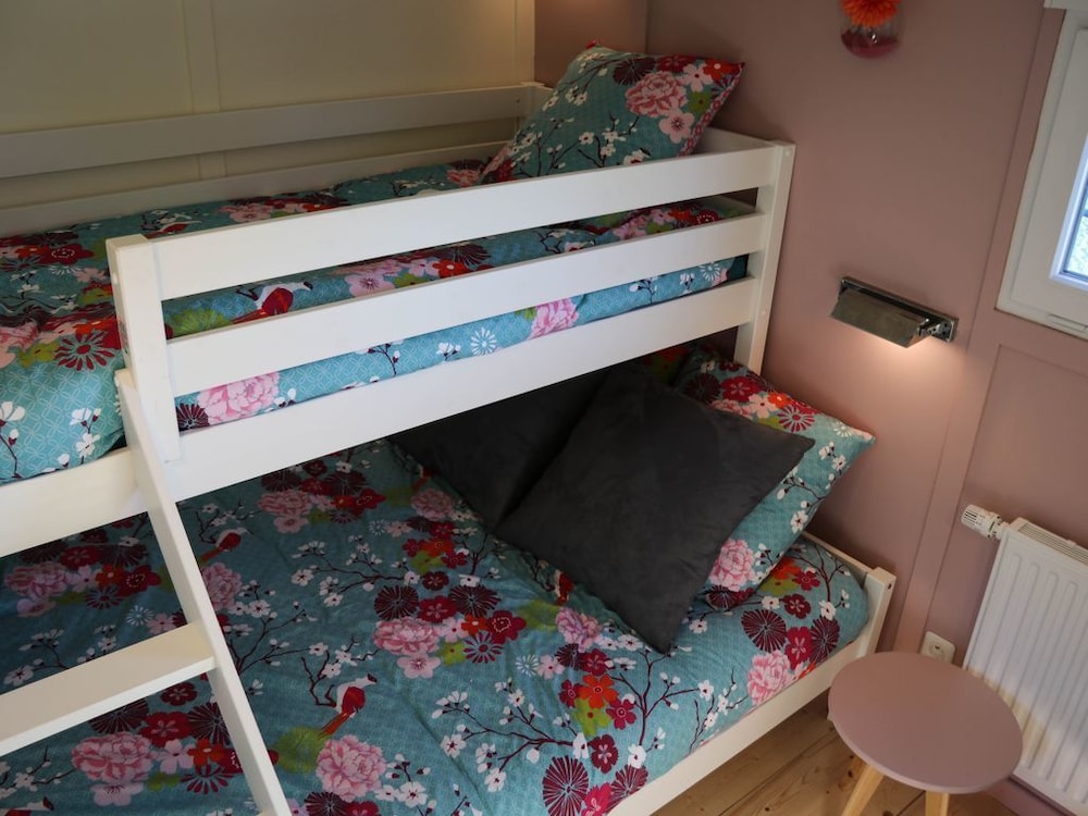 Houseboat, 2 Bedrooms, Canal View photo 1
