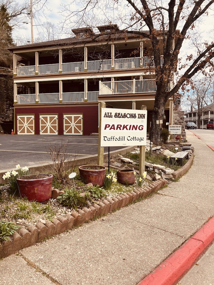 Valentine One at All Seasons Inn photo 2