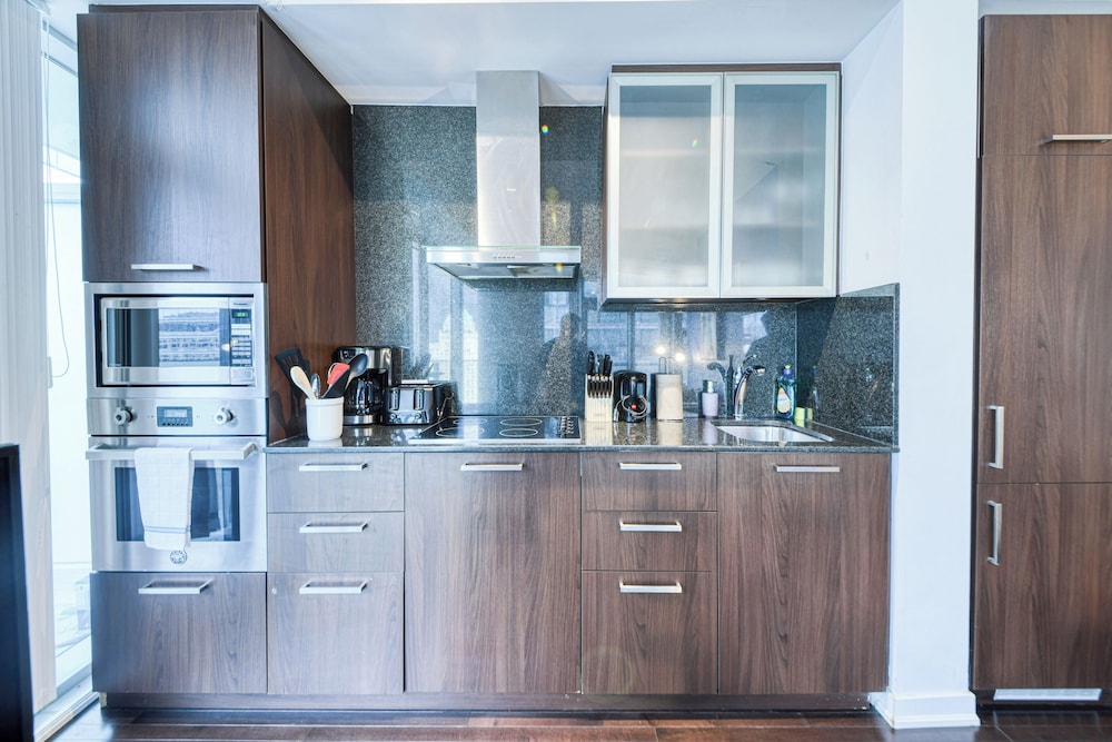 Premier Apartment thumbnail 6