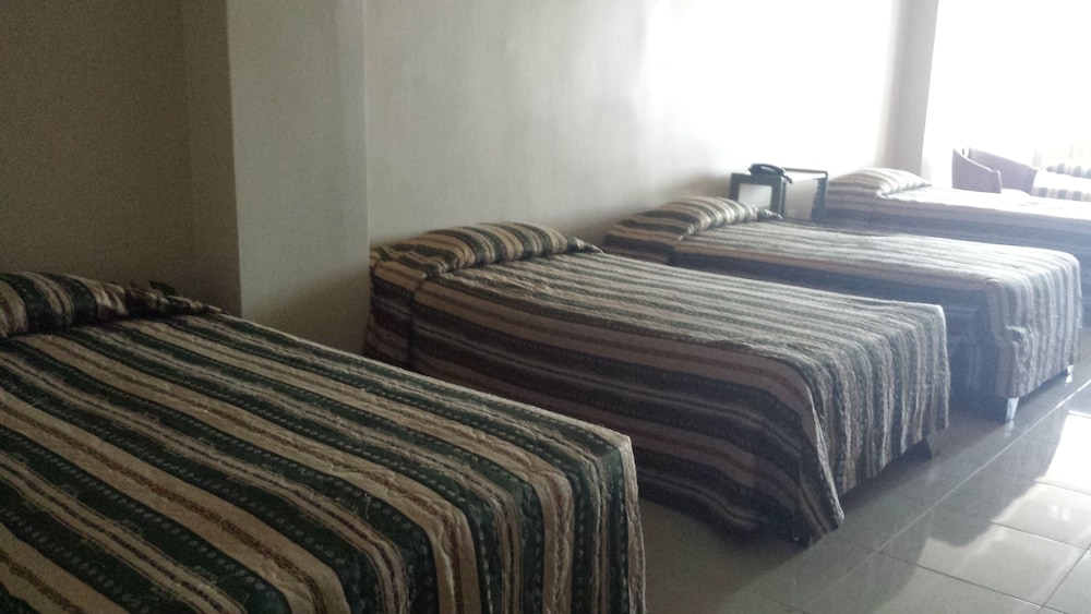 Basic Triple Room, 3 Twin Beds photo 1