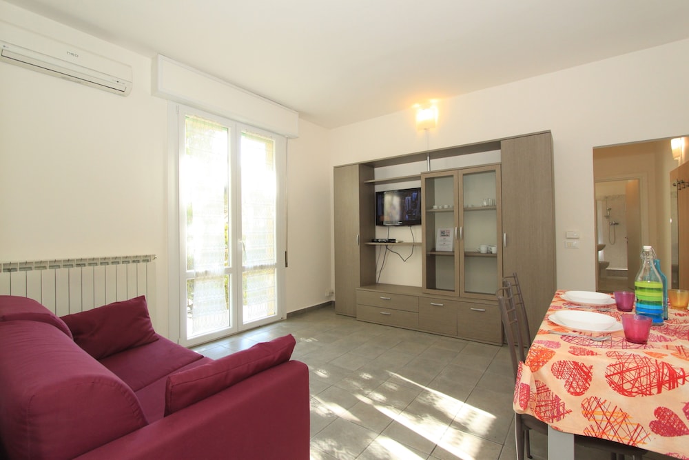 Classic Apartment, 2 Bedrooms photo 1