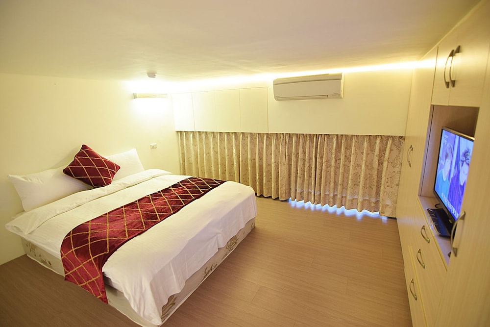 Double Room, Mezzanine
