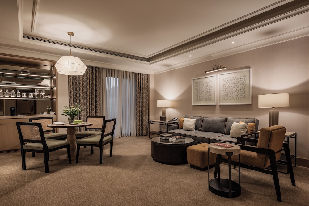 Junior Suite, 1 King Bed, City View photo 3