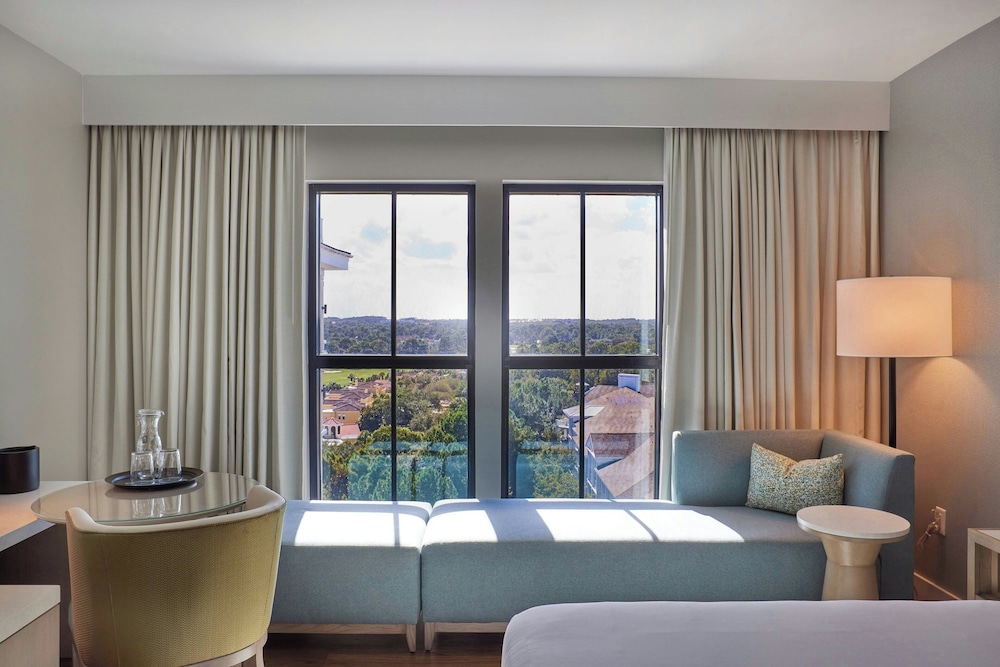 Deluxe Room, 1 King Bed, Resort View - Photo 4