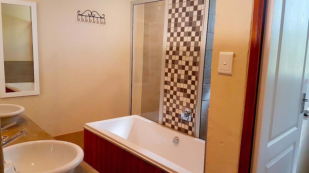 Deluxe Room (1) - Photo 3