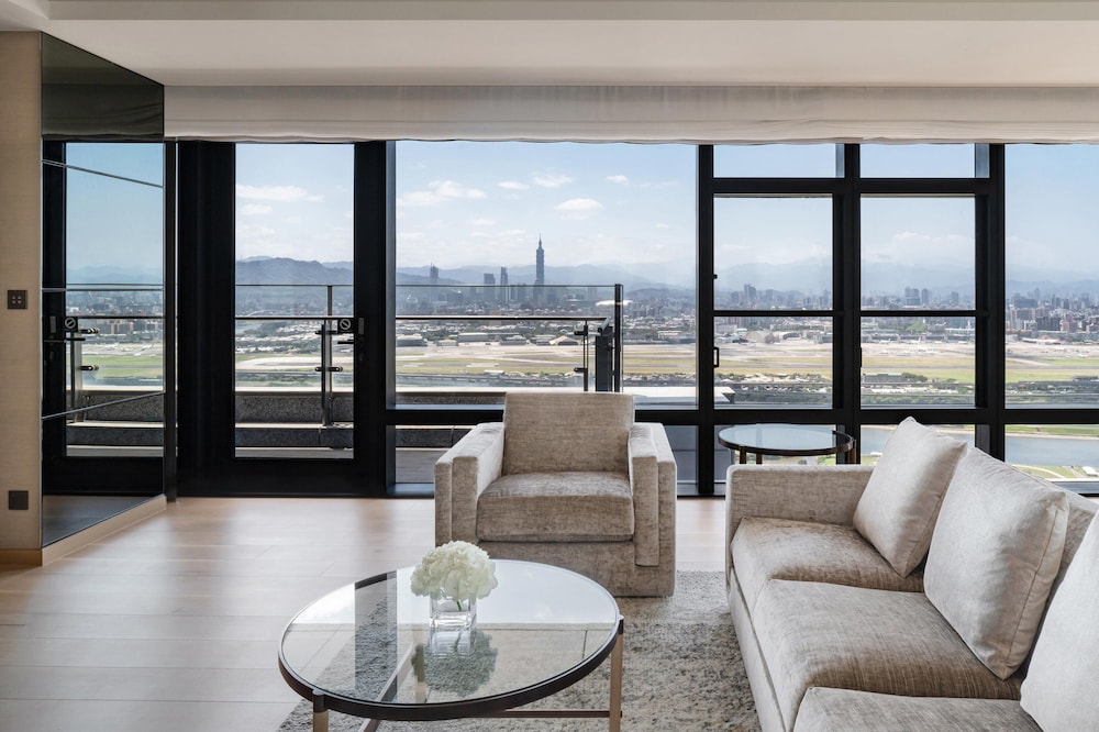 Executive Suite, 1 Bedroom, Executive Level photo 3
