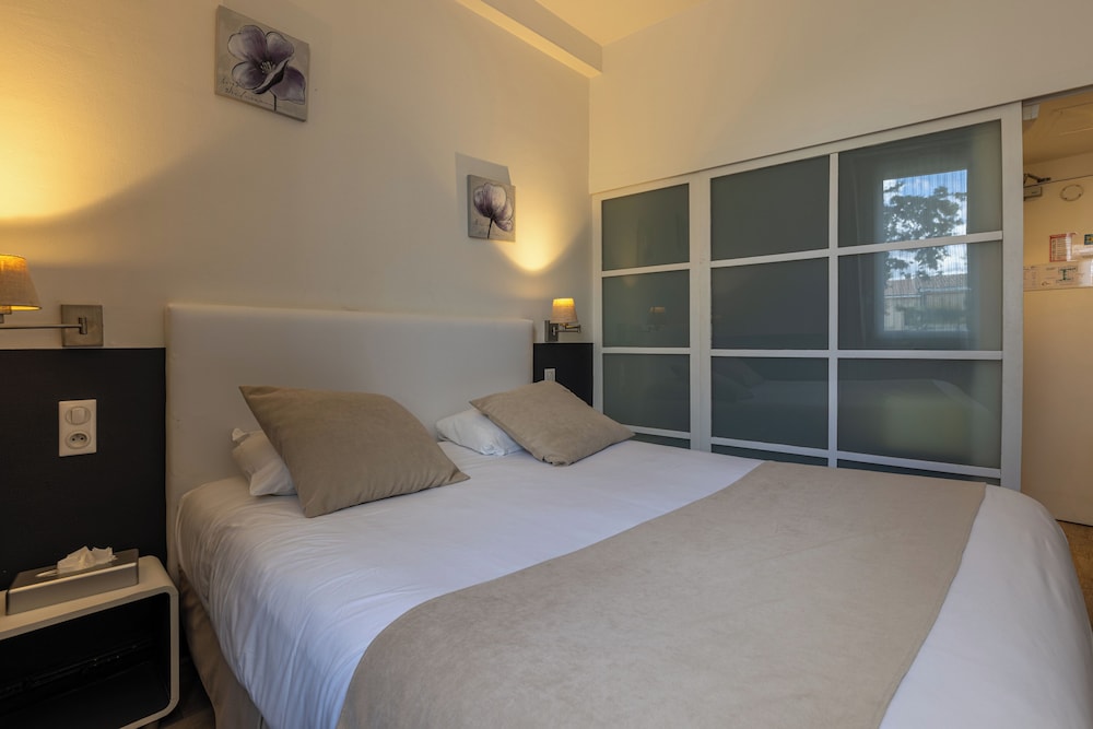 Standard Double Room Single Use, Air conditioning