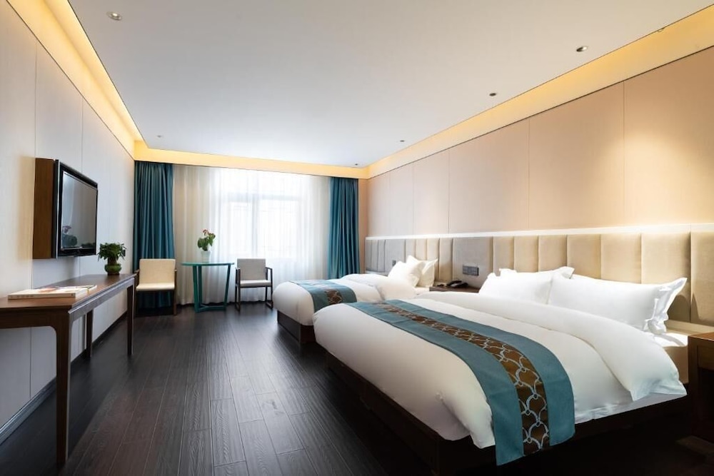 Family Triple Room, City View
