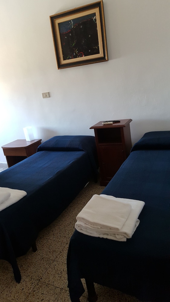 Basic Twin Room (King) photo 1