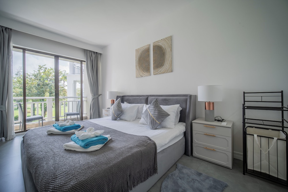 Executive Apartment, 2 Bedrooms, Balcony, Golf View photo 2
