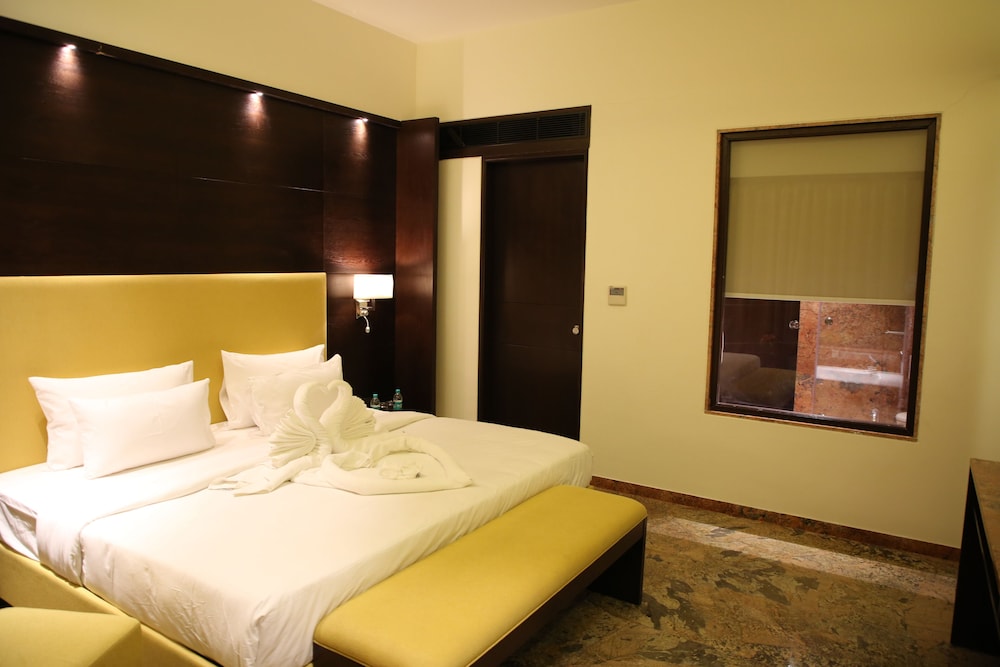 Luxury Suite