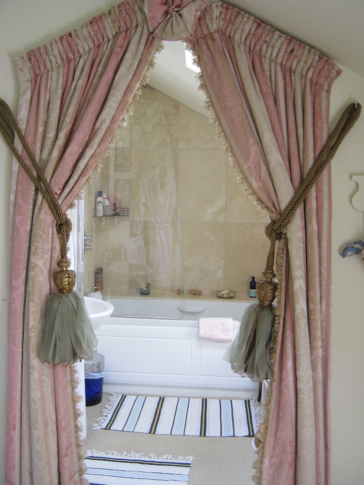 Double Room, Ensuite (The Pink Room) photo 2
