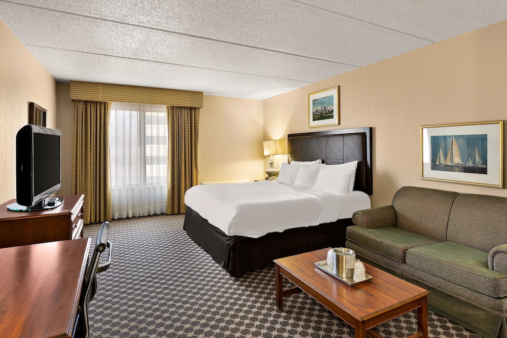 Room, 1 King Bed, Non Smoking photo 2