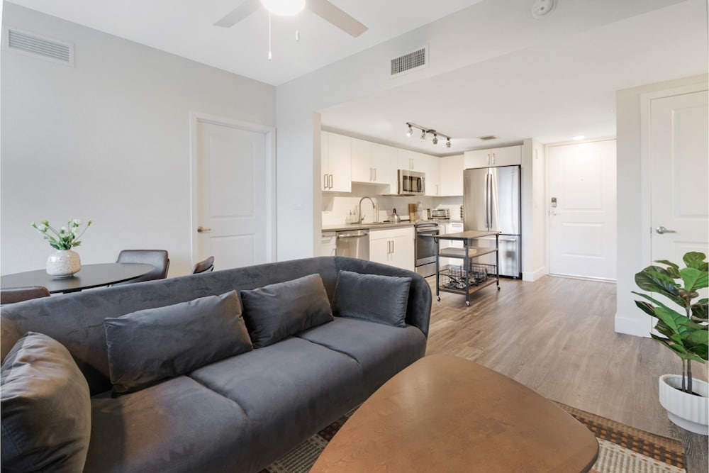 Townhome, 2 Bedrooms (1105)