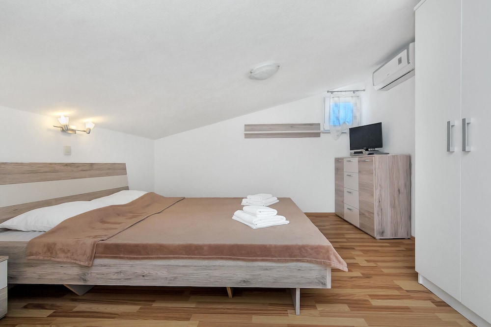 Apartment, 2 Bedrooms, Sea View photo 3