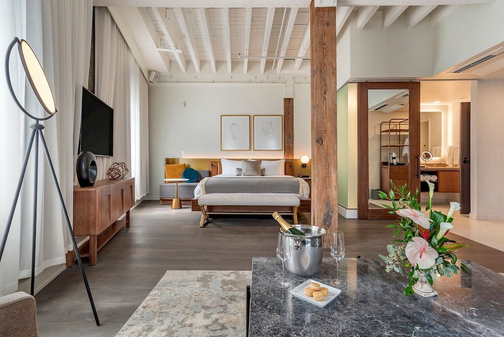 Crescent Suite photo 1