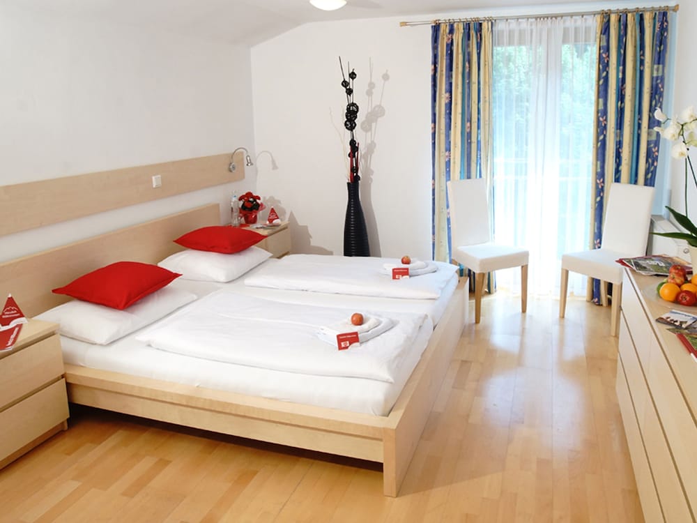 Basic Double Room photo 1